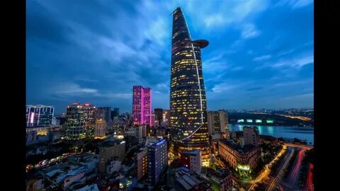 Nhìn điện thoại quá nhiều, nam thanh niên không thể ngẩng đầu